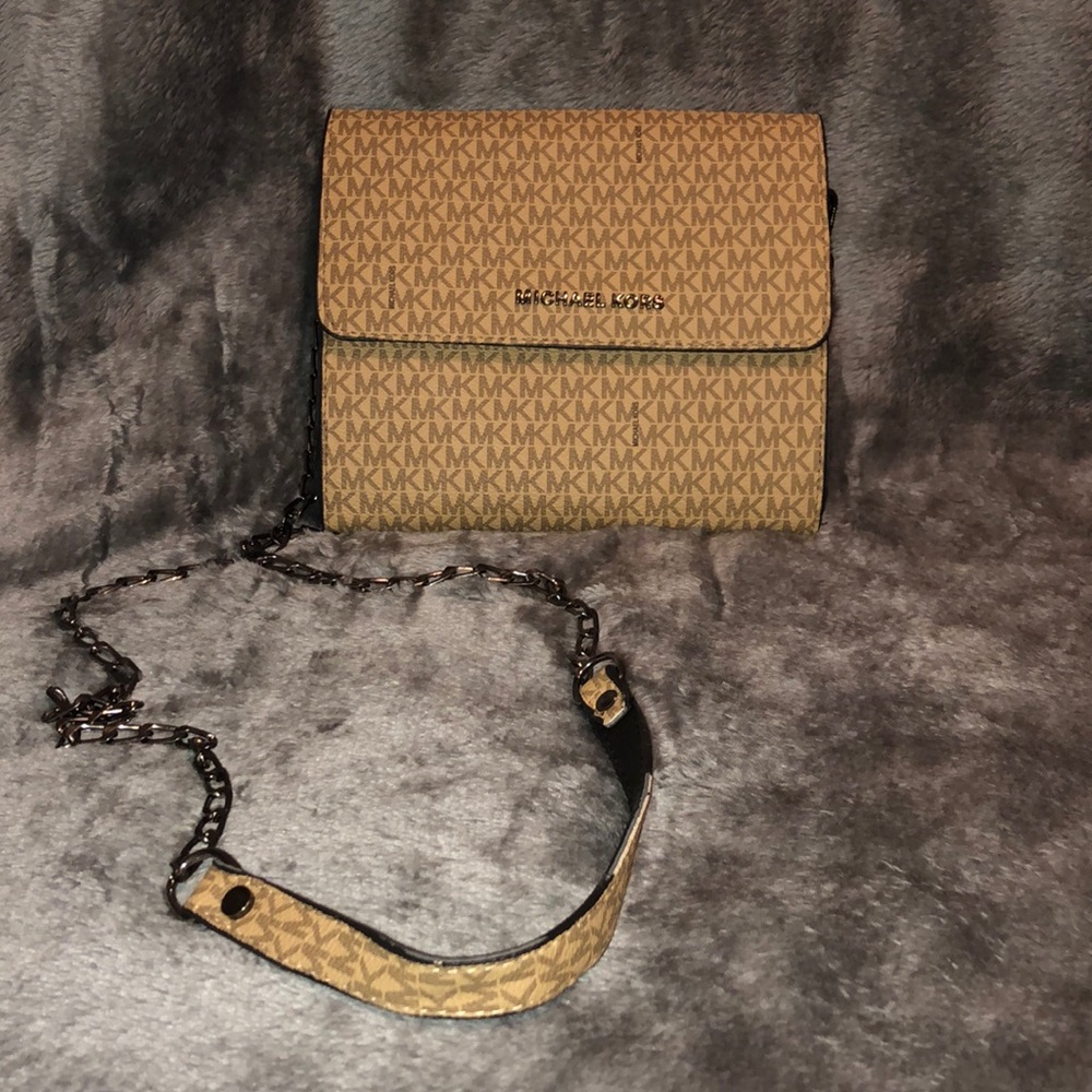 Michael Kors Cross Body Bag